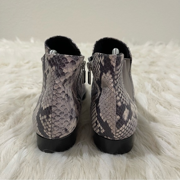Women’s Munro Cate Grey Water Resistance Snake Print Booties 9 US! - Picture 9 of 11